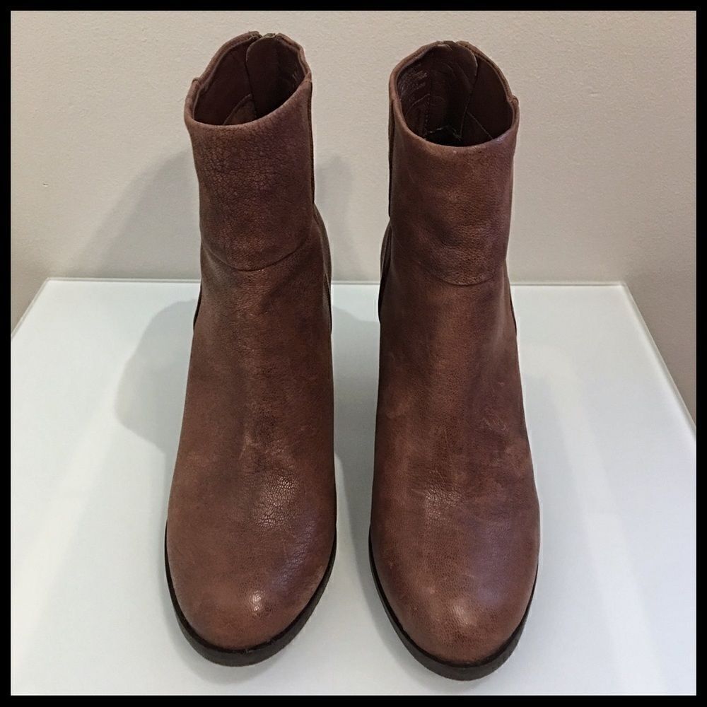 Arturo Chiang leather boots HOST PICK 🎉